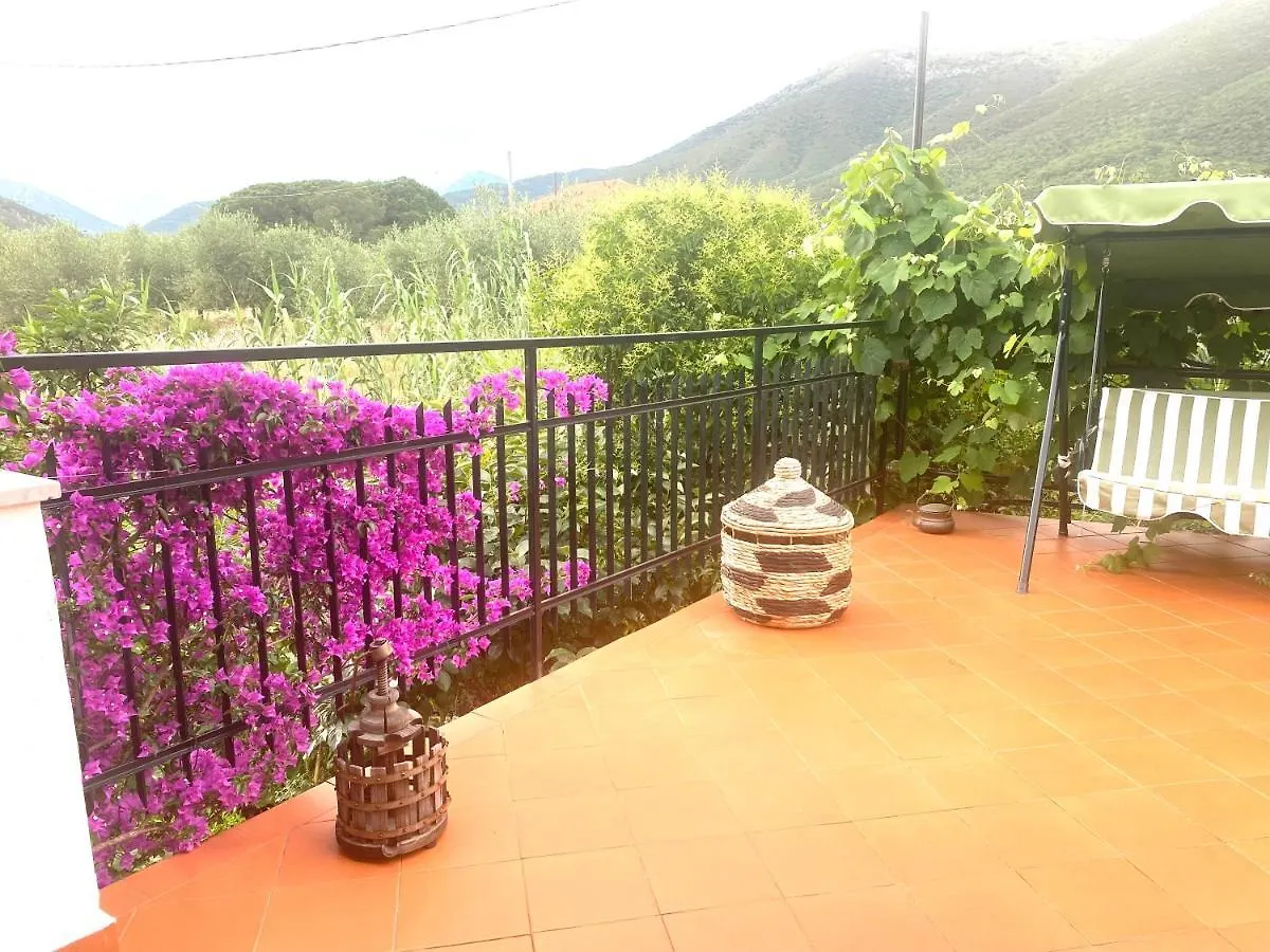 Villa Marco Aurelio Cisano sul Neva Italien