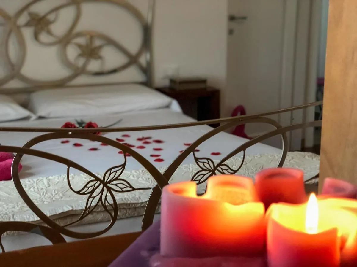 Villa Marco Aurelio Cisano sul Neva Bed & Breakfast